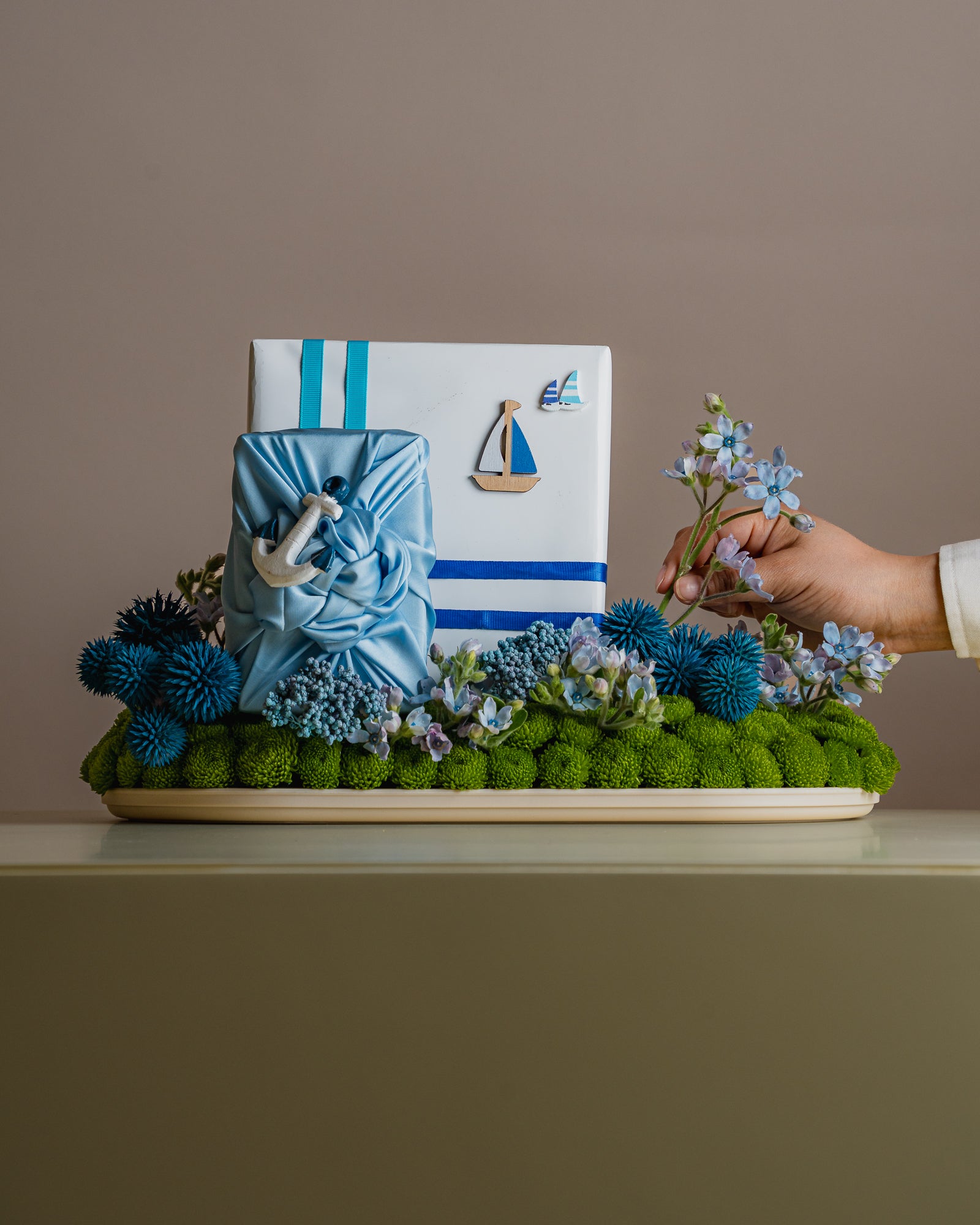 Blue and Green Floral Bed Gifting Tray