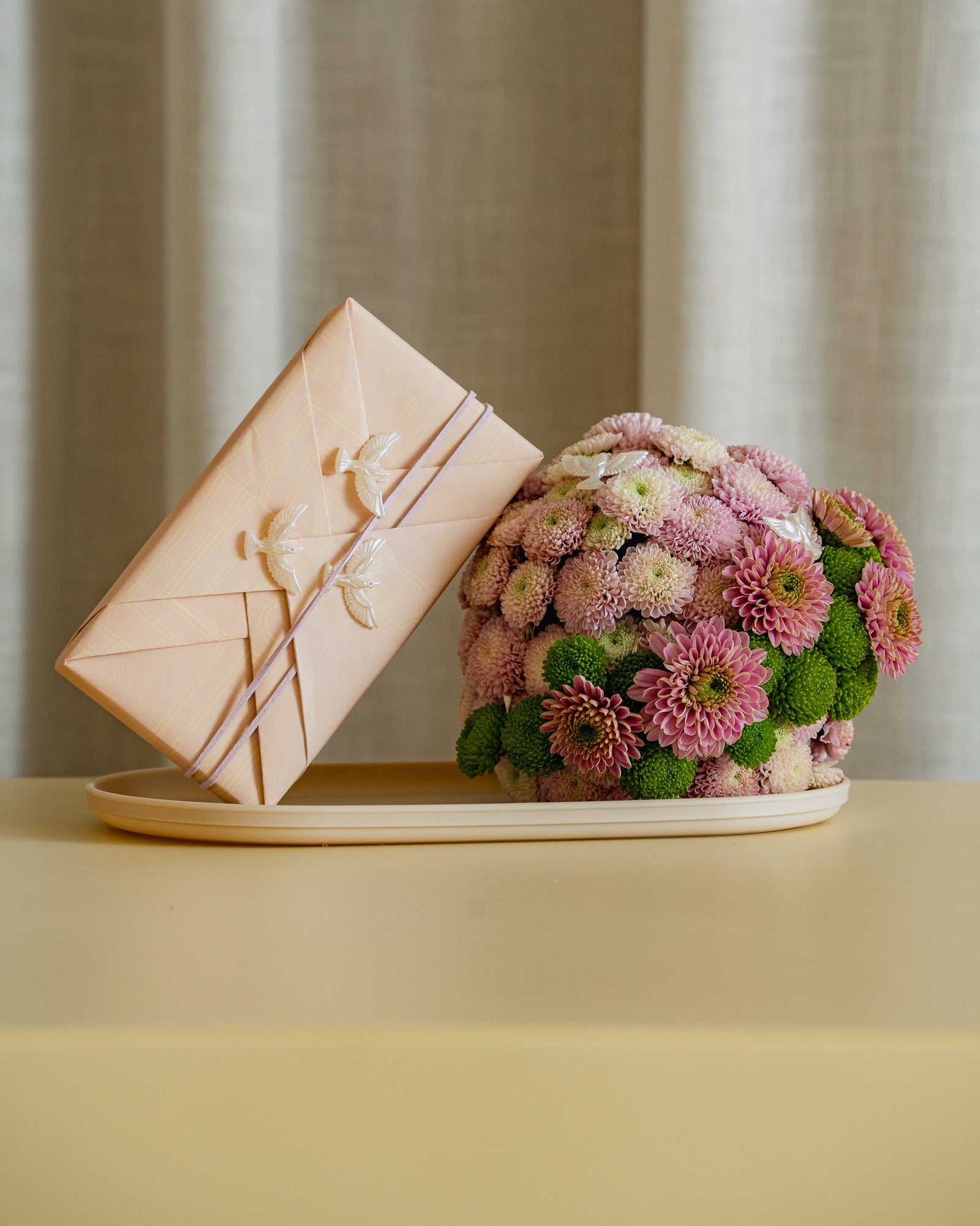 Gorgeous Globe Floral Gifting Tray Medium